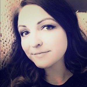 Meet your Posher, Haily